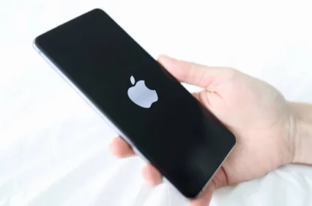 Apple vai reforçar segurança de dados para proteger iPhones contra roubos