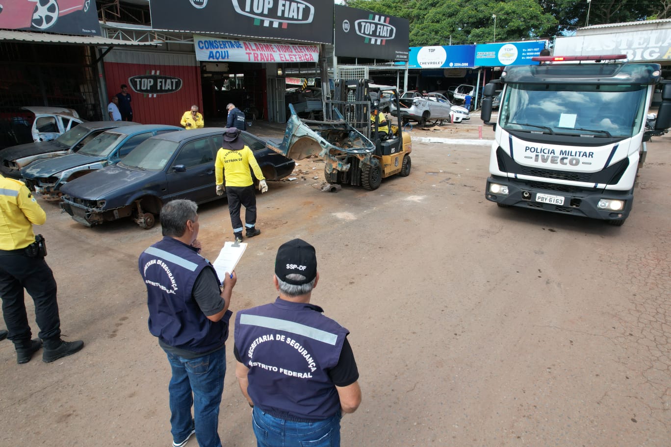 DF Livre de Carcaças retira 230 veículos abandonados das ruas em abril