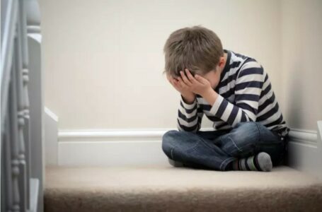 ‘Estamos em uma emergência’: pediatra vê crianças e jovens sob ‘estresse tóxico’