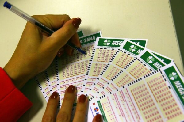 Mega-Sena sorteia neste sábado prêmio estimado em R$ 145 milhões