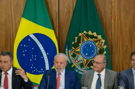 Lula se reúne com Haddad e Alckmin para discutir carro popular