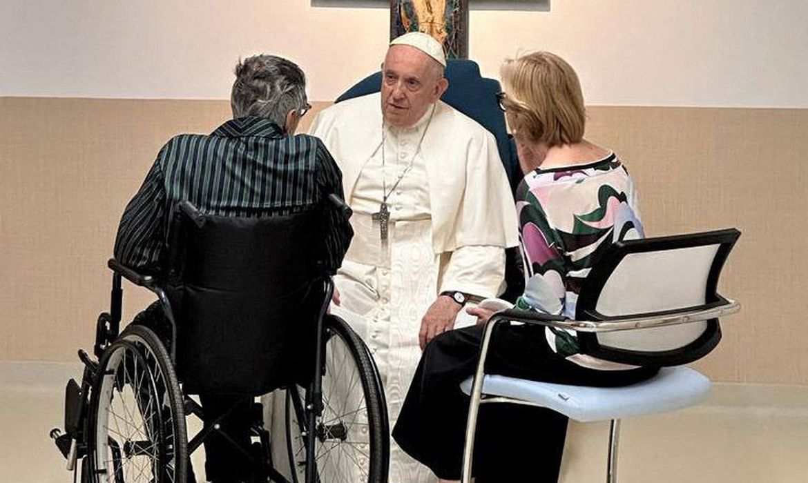 Papa Francisco deixará hopital nesta sexta-feira