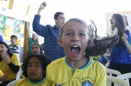 Torcida vibra com entrada de Marta na Seleção Brasileira