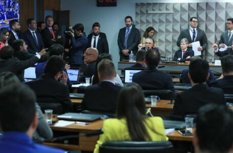 CPMI interroga ex-ajudante de Bolsonaro sobre conspiração golpista