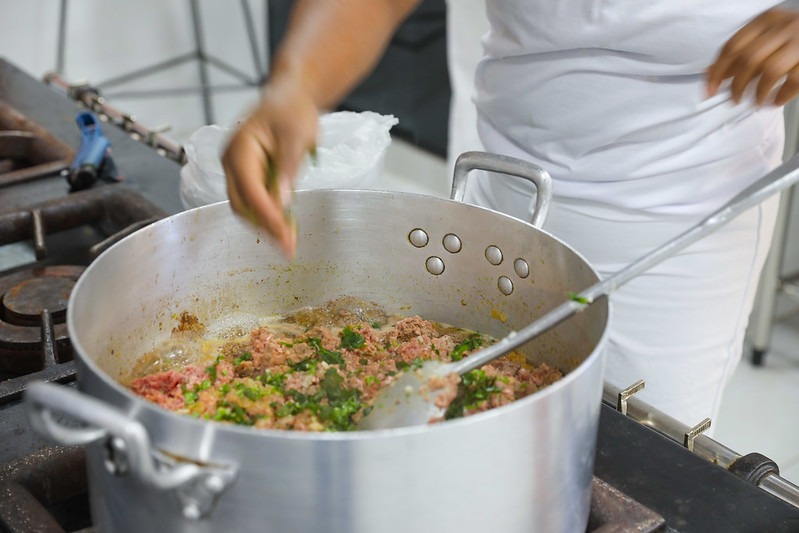 Merenda escolar garante mais que alimentação saudável para crianças do DF