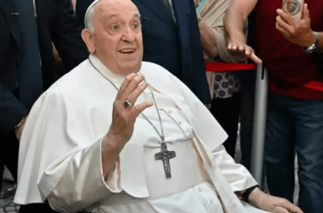 Papa Francisco enfrenta desafios da Igreja Católica em Jornada Mundial da Juventude em Lisboa