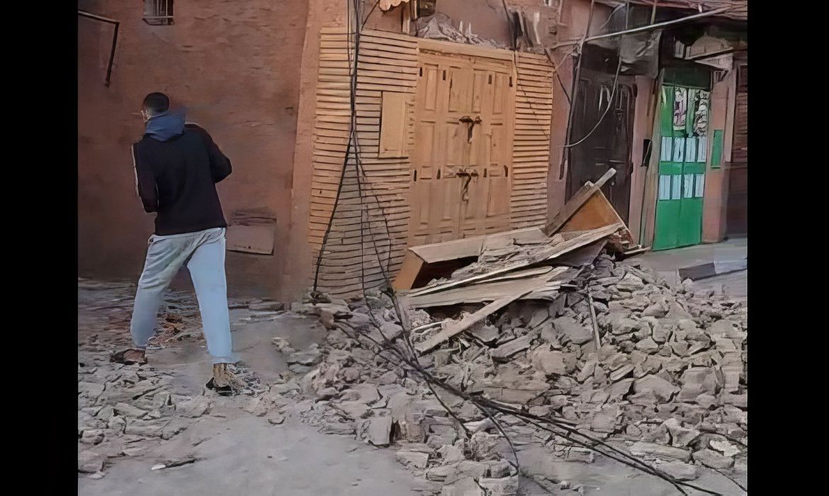 Terremoto em Marrocos já fez 2,5 mil mortos e mais de 2,4 mil feridos