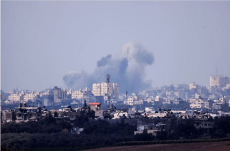Israel aumenta bombardeios na guerra com o Hamas em meio a risco de conflito regional