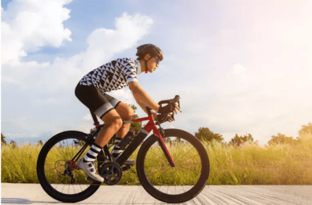 Veja como andar de bicicleta favorece a saúde física e mental