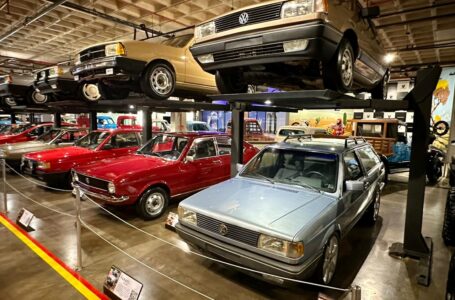 Espaço próximo ao Aeroporto de Brasília conta uma vasta coleção de carros, motocicletas e outros veículos antigos