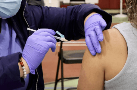Anvisa aprova 1ª vacina contra vírus causador de bronquiolite no Brasil