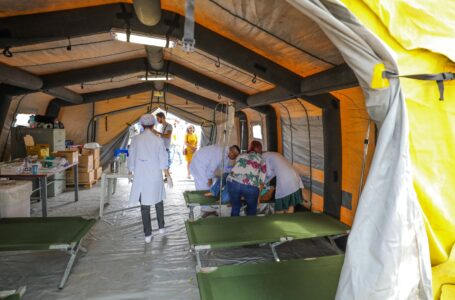 Pacientes com dengue têm hidratação garantida nas tendas montadas pelo GDF
