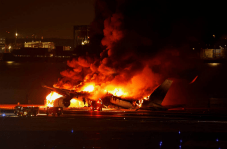 Cinco morrem em colisão entre aviões no Japão