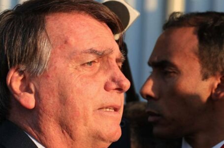 Defesa de Bolsonaro diz que apreensão de passaporte foi “desnecessária” e nega plano de golpe