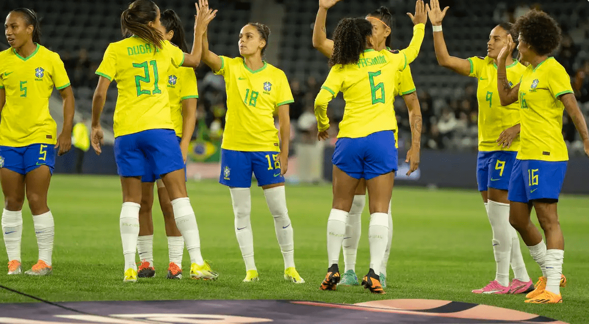 Brasil derrota México e se garante na decisão da Copa Ouro feminina