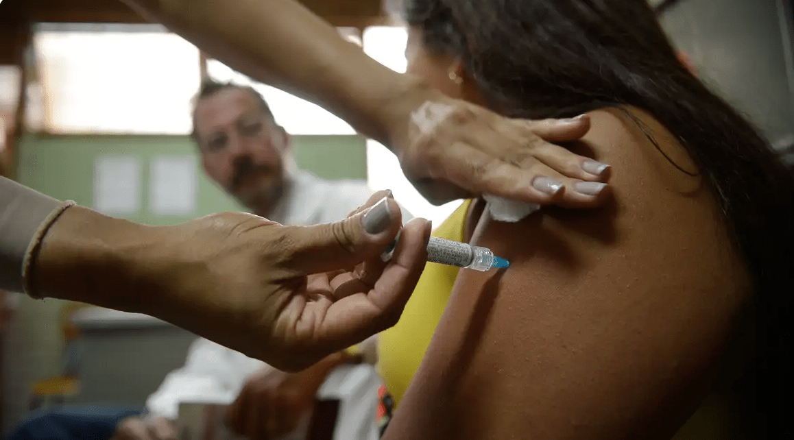 Saúde Governo aumenta público-alvo da vacinação contra HPV