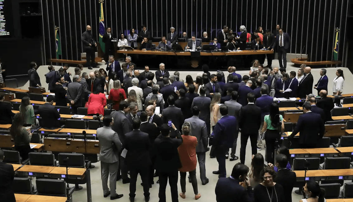 Congresso aprova alterações no Orçamento para facilitar apoio ao RS