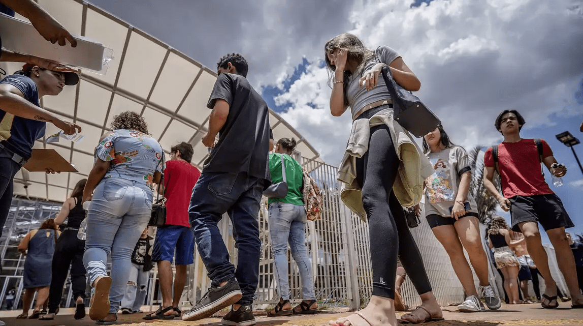 Provas do Enem 2024 serão em 3 e 10 de novembro; confira o cronograma