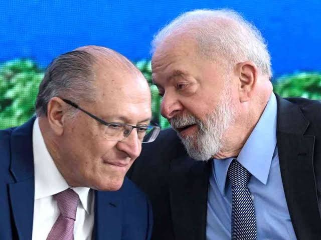 Lula não deve vetar imposto de 20% sobre compras de até U$ 50, diz Alckmin