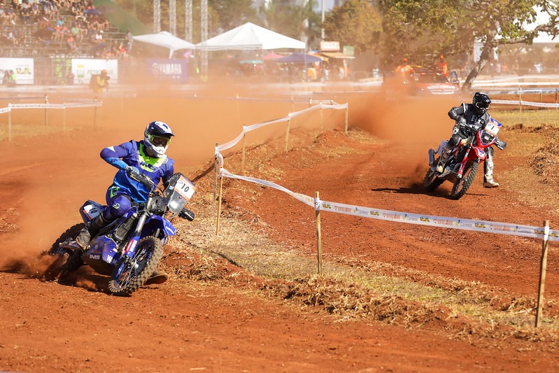 Brasilienses acompanham evento que abre disputa do Rally dos Sertões