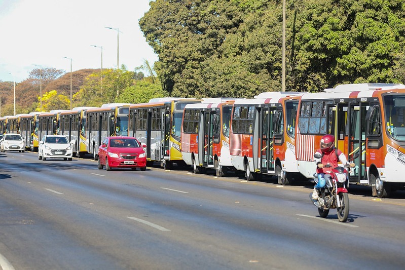 DF ganha 78 novos ônibus equipados com ar-condicionado e se aproxima de renovação completa da frota