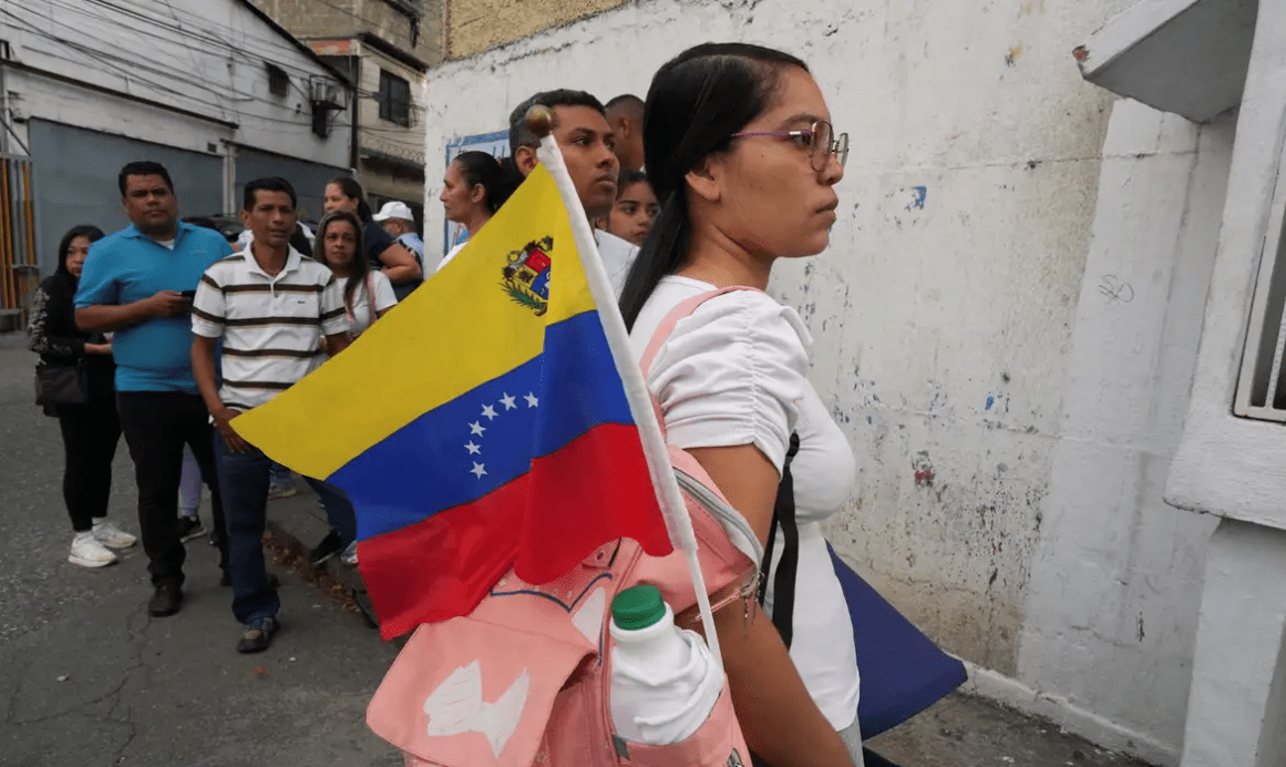 Justiça da Venezuela chama partidos para periciar resultado de eleição