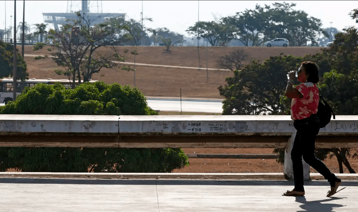 Inmet emite alerta laranja de seca em 12 estados e o DF