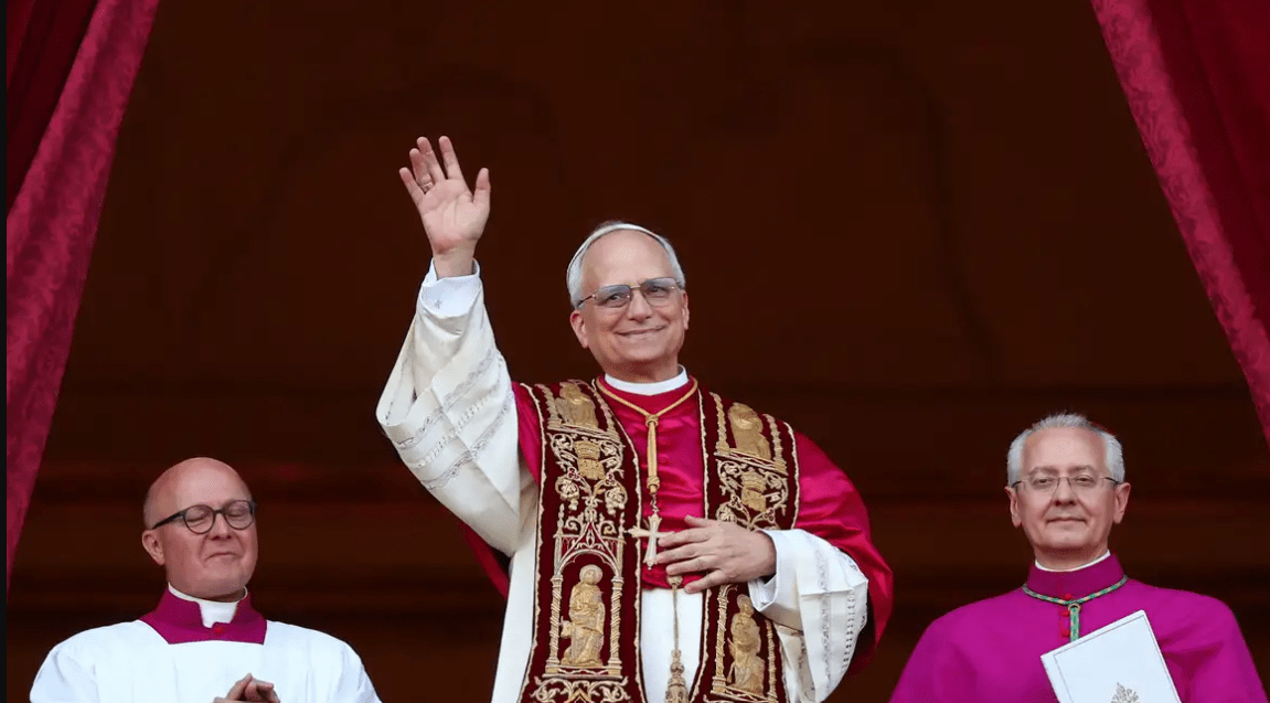 Robert Francis Prevost é eleito papa e se chamará Leão XIV