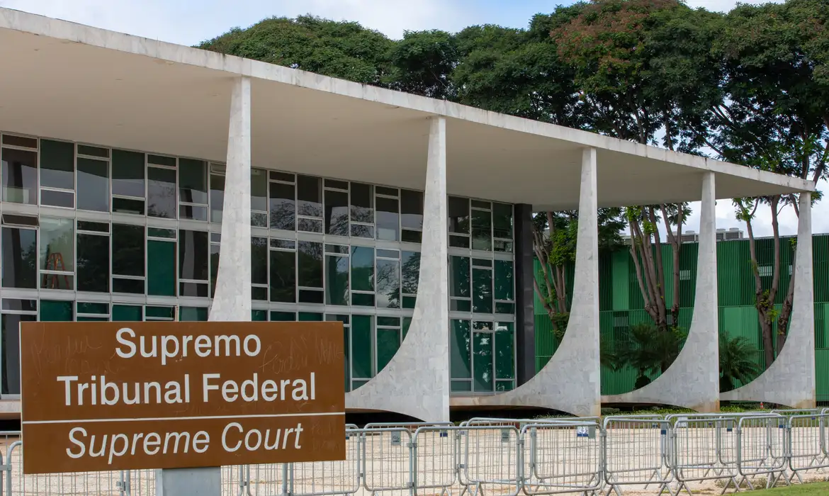 STF retoma julgamento sobre responsabilidade de redes por postagens