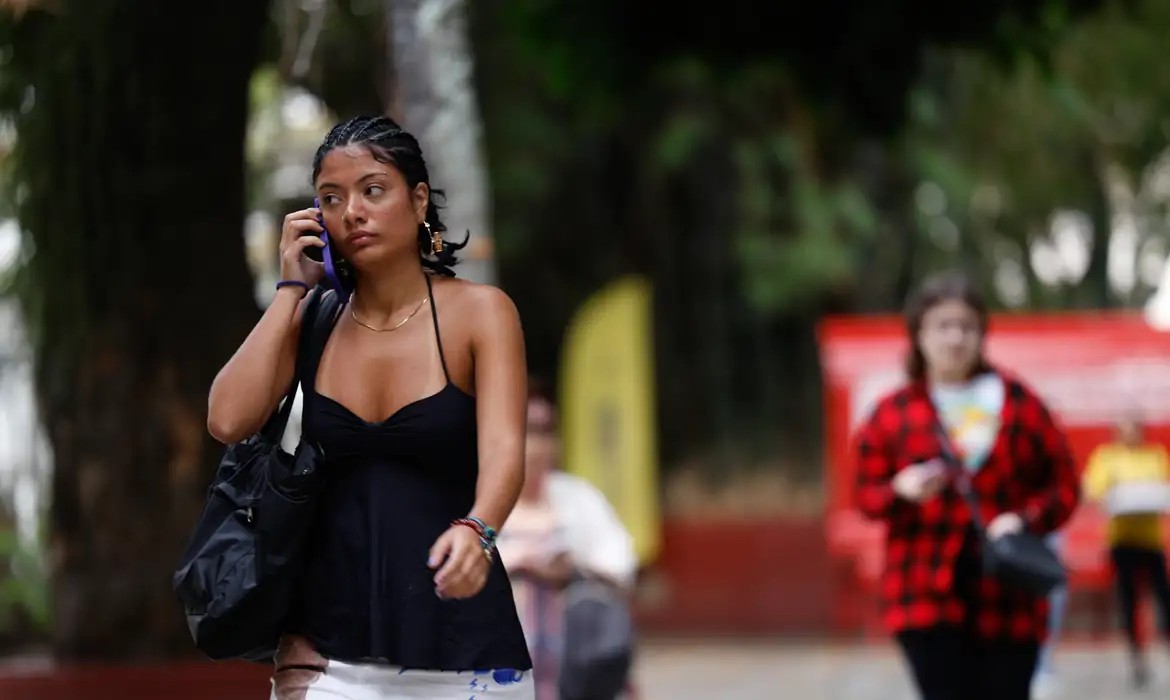 Feira online abre inscrições para empregar mais de 8 mil jovens