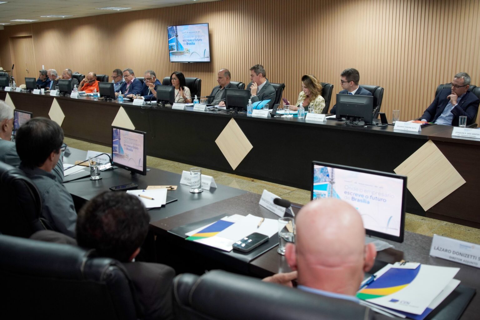 Em reunião de diretoria da Fecomércio-DF, Vigilância Sanitária anuncia mais agilidade em processos de licenciamento para empresas