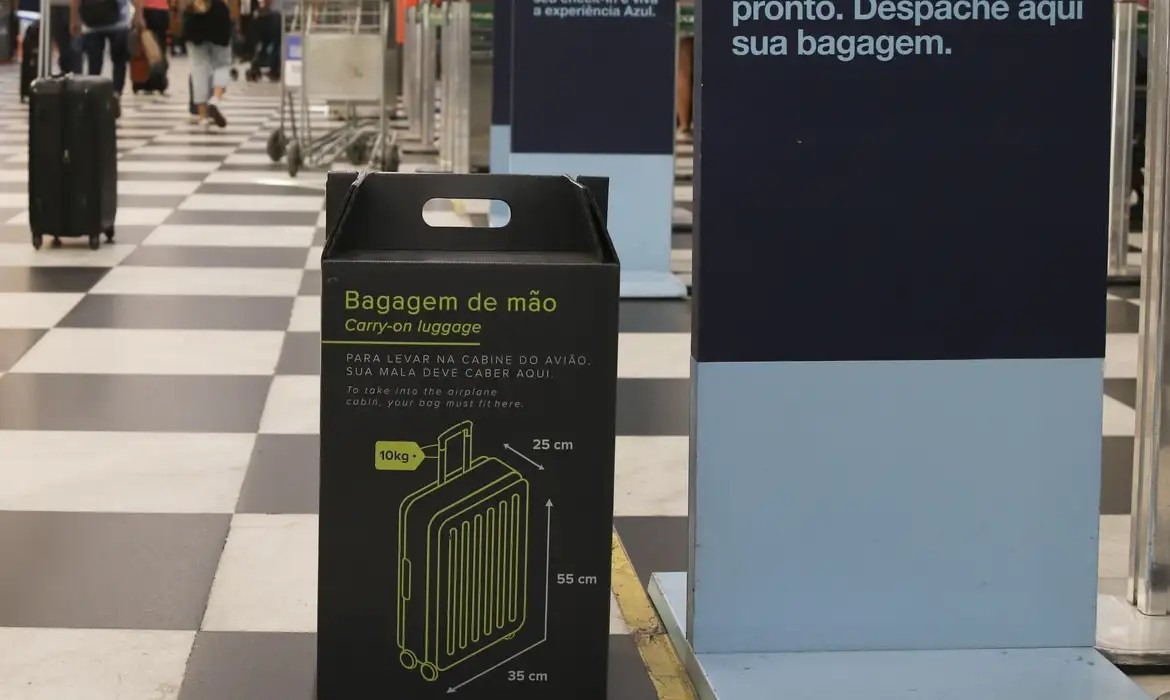 Senado aprova gratuidade para bagagem de mão em voos