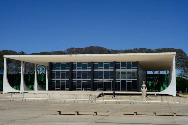 Moraes vota para tornar réus acusados de atentado a bomba em Brasília