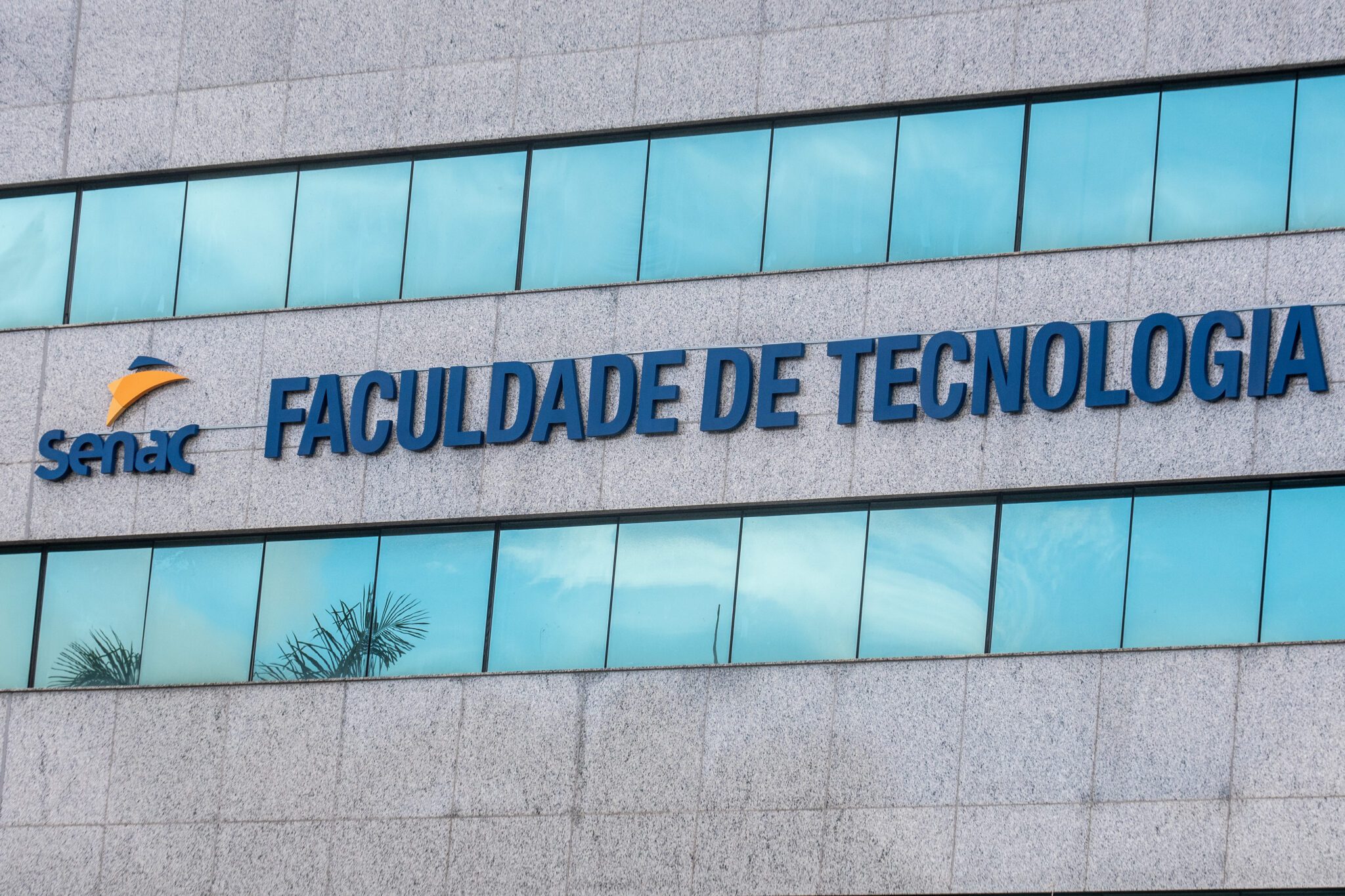 Faculdade Senac-DF: todos os cursos com disciplinas em Inteligência Artificial e 40% de desconto até 31 de janeiro