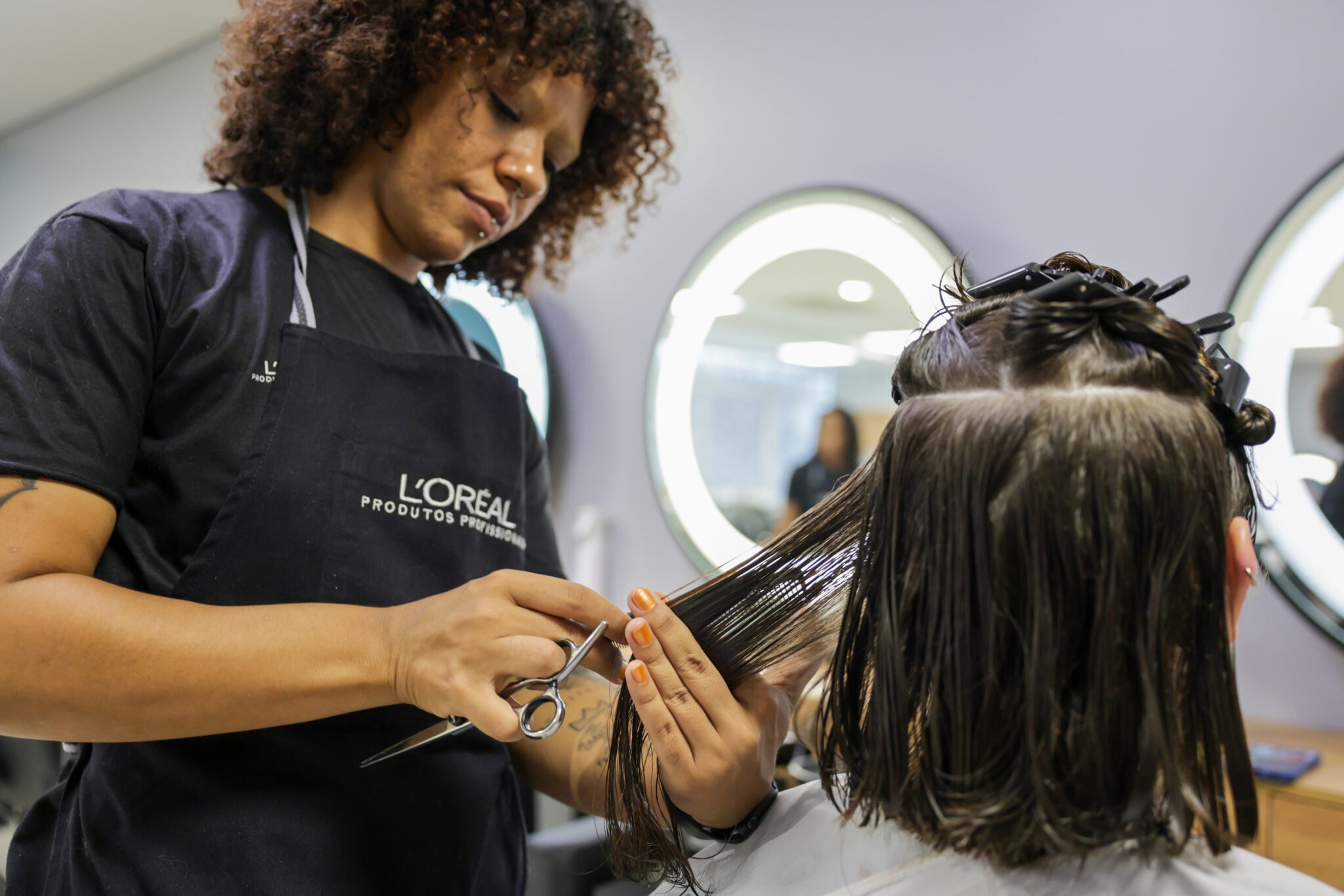 Senac-DF celebra o Dia Nacional dos Profissionais de Beleza e reforça a formação no setor