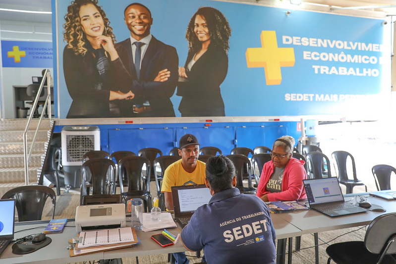 Com alta procura, carreta do emprego amplia atendimentos em Samambaia e na Rodoviária do Plano Piloto até 5 de fevereiro