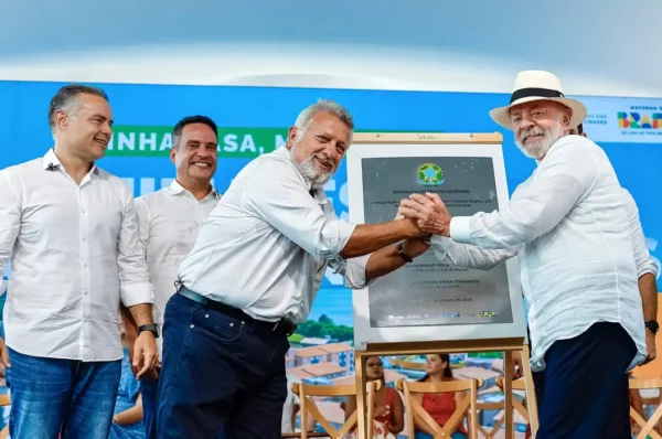 Lula diz que “falta vergonha na cara” a quem defende dono do Master