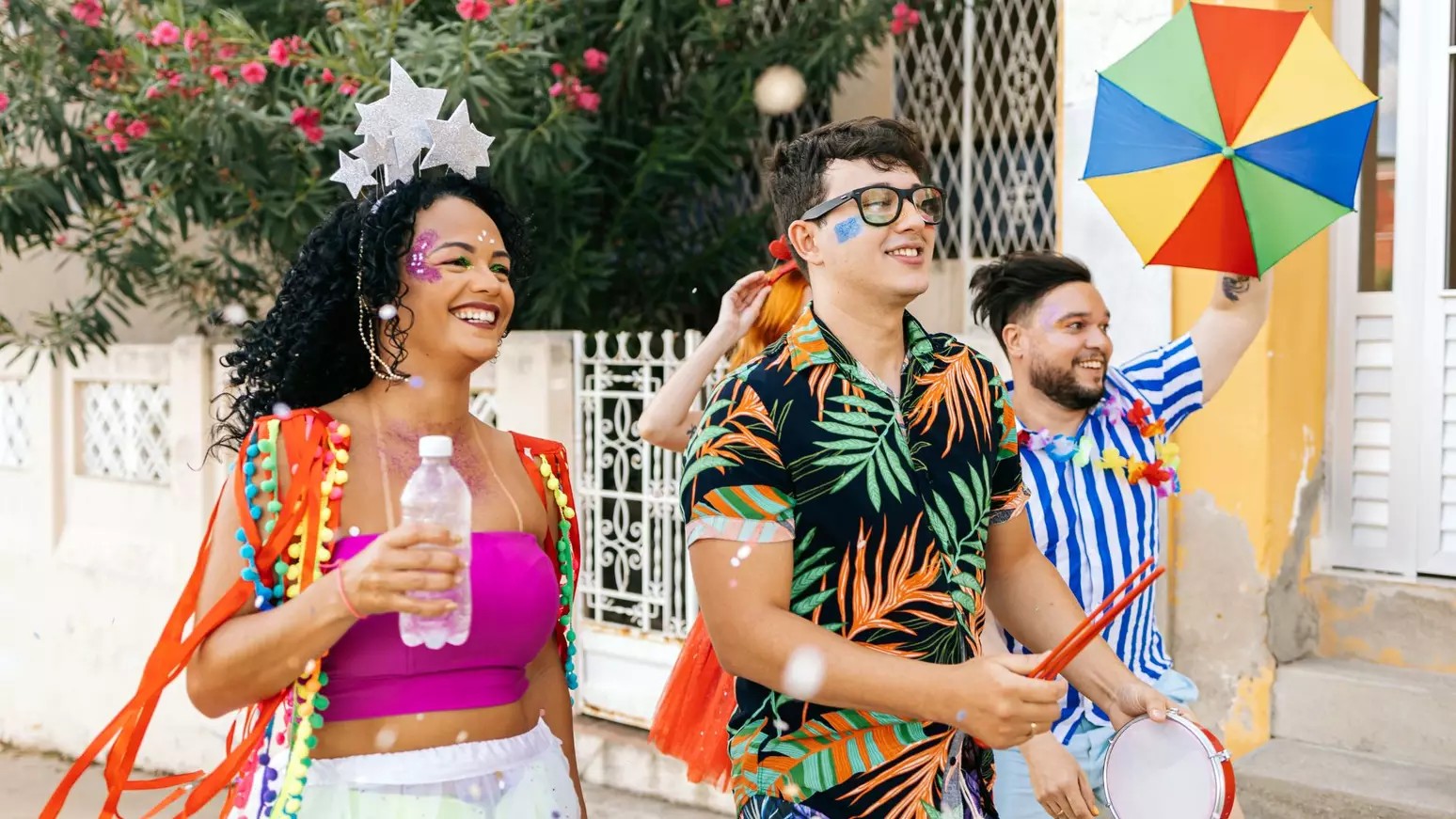 Guia de saúde no Carnaval 2026: boa alimentação, hidratação e repouso