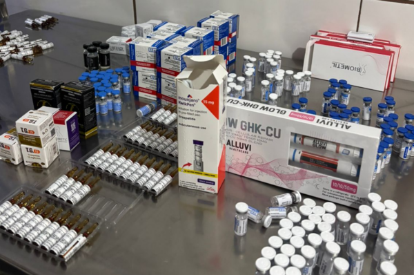 Medicamentos irregulares e sem registro são apreendidos no DF