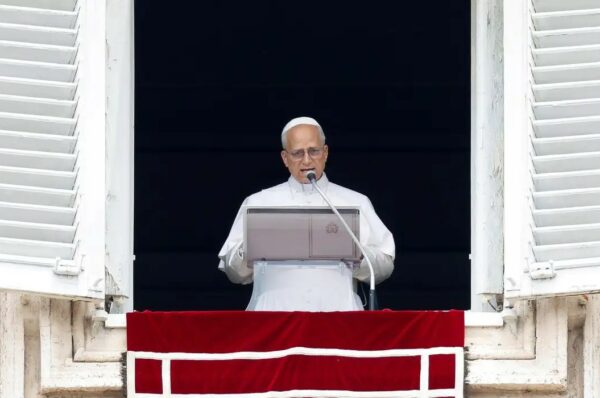 Papa pede fim da violência no Irã e Oriente Médio