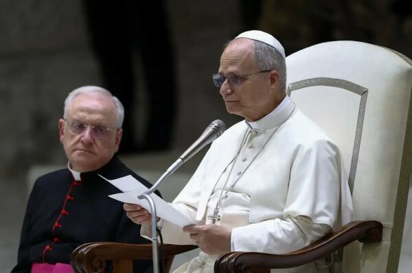 Papa pede diplomacia e fim da espiral de violência no Oriente Médio