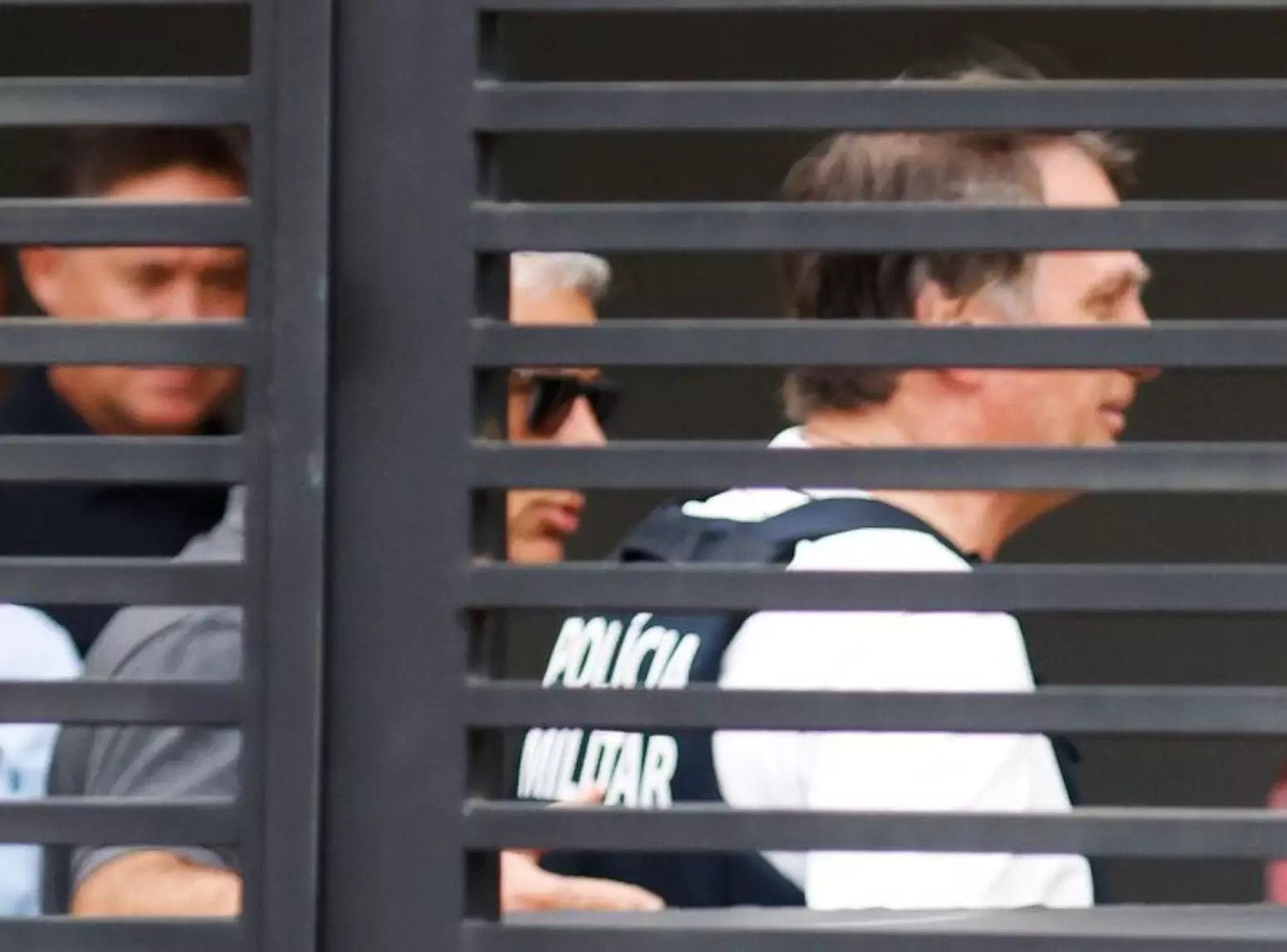 Bolsonaro tem evolução clínica ‘satisfatória’ e ‘melhora discreta’ no pulmão, dizem médicos ao STF