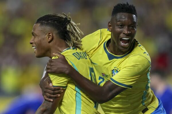 Brasil derrota Croácia em último jogo antes da convocação para a Copa