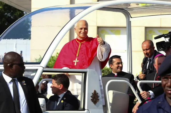 Papa: estou na África para encorajar católicos, não debater com Trump