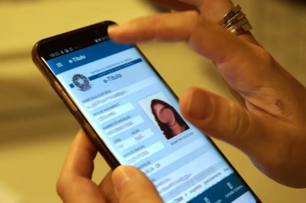 Prazo para tirar e regularizar título de eleitor vai até 6 de maio