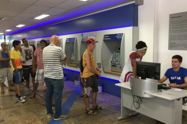 Saiba o que vai funcionar no feriadão do Dia do Trabalhador