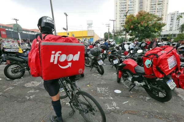 Lula defende previdência social para profissionais de aplicativo