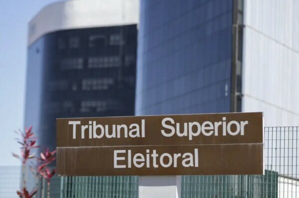 Termina neste sábado prazo para que partidos registrem seus estatutos