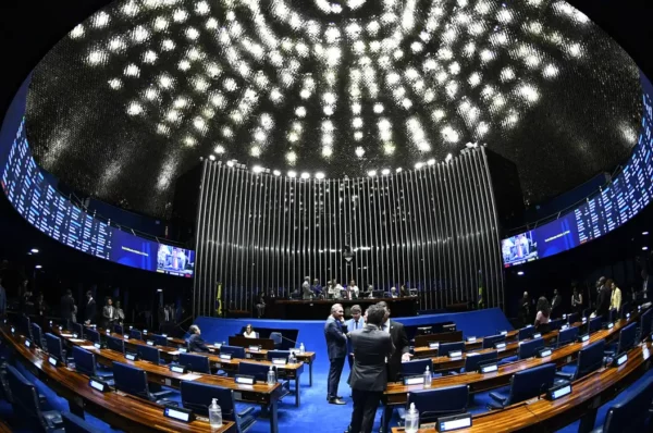 Senado aprova projeto de incentivo ao primeiro emprego para jovens