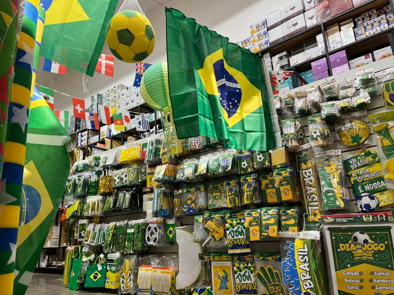 Na torcida pelo hexa, comércio aposta em vendas maiores